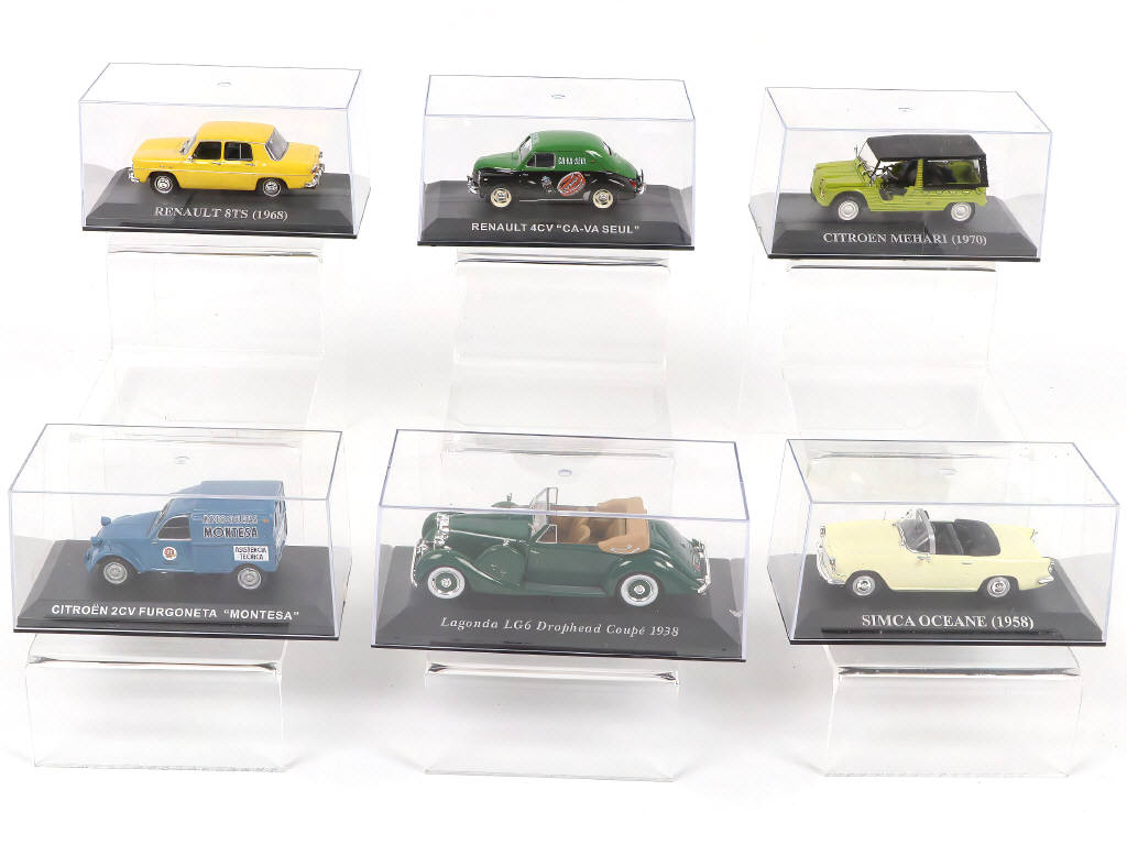 Lot 104 - DIVERS (12)