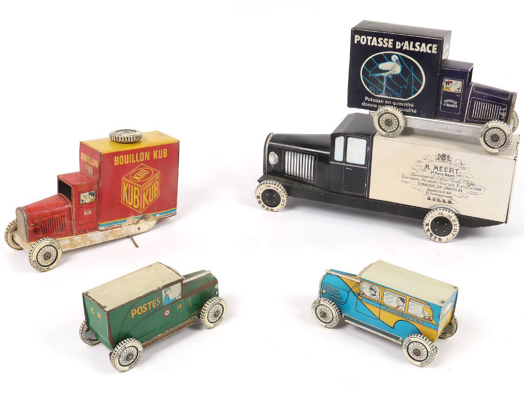 Lot 49 - DIVERS (5)