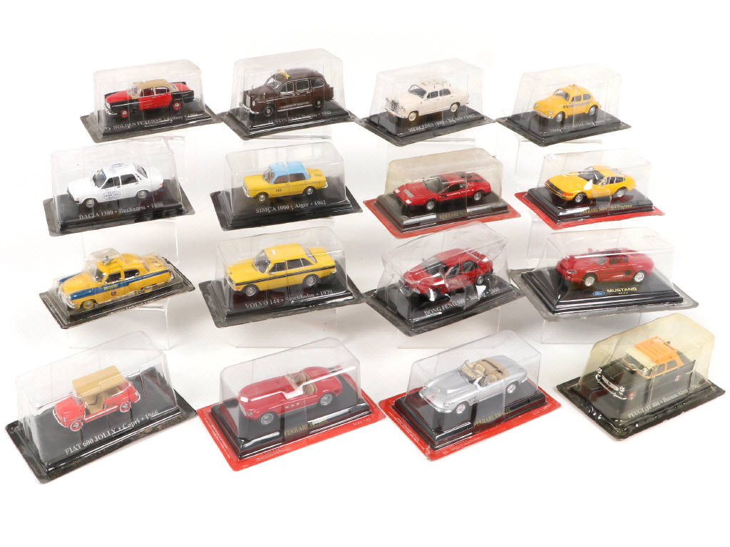 Lot 126 - DIVERS (16)