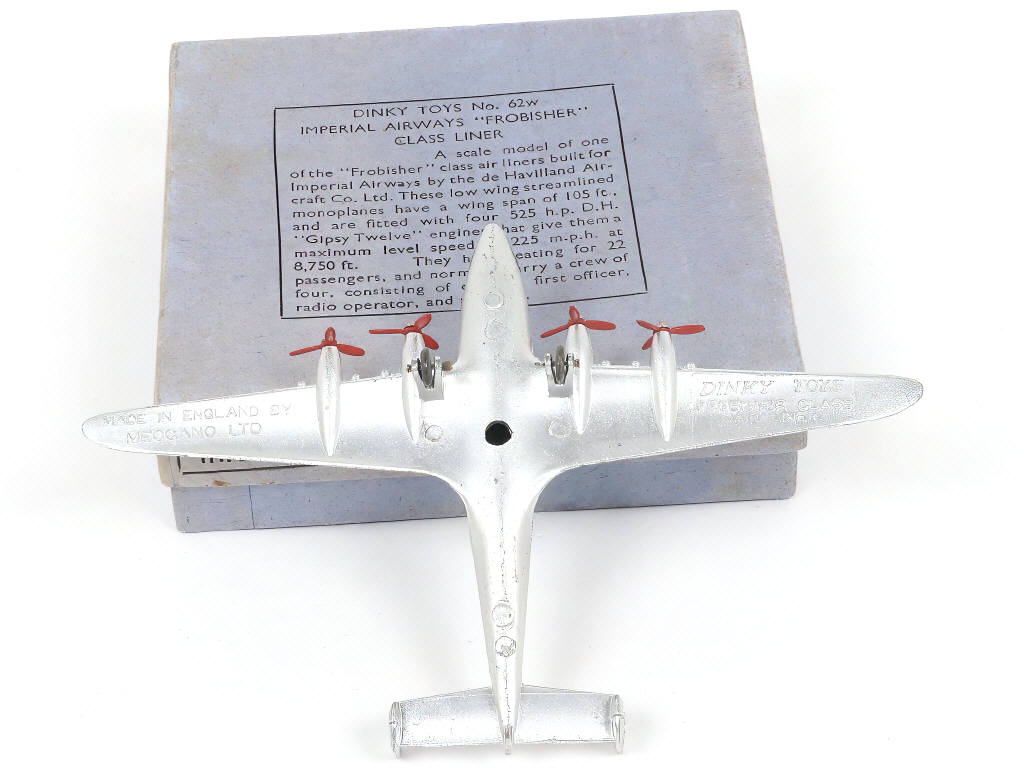 Lot 305 - DINKY TOYS (GB) (1)