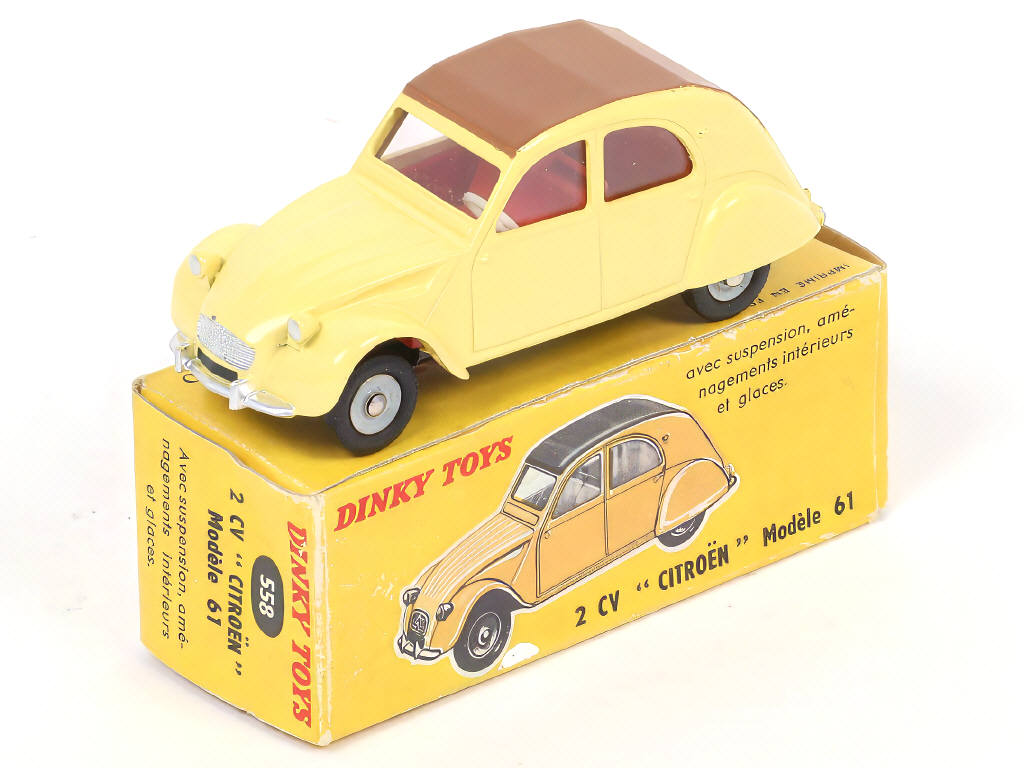 Lot 332 - DINKY TOYS (FRANCE) (1)