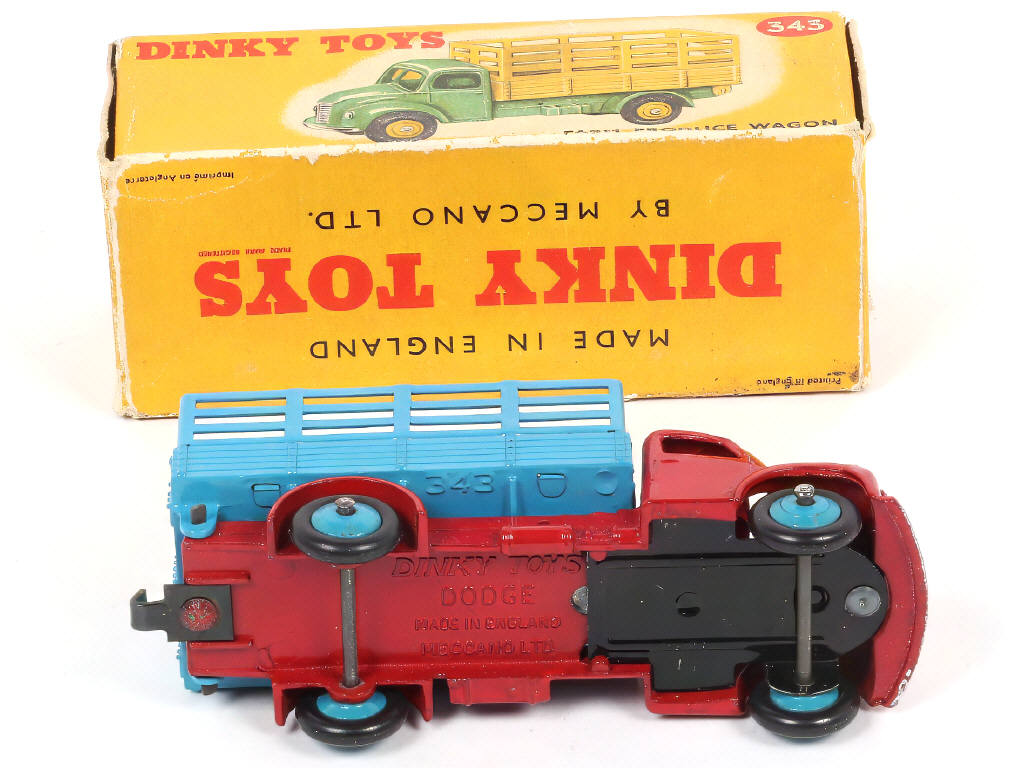 Lot 319 - DINKY TOYS (GB) (1)