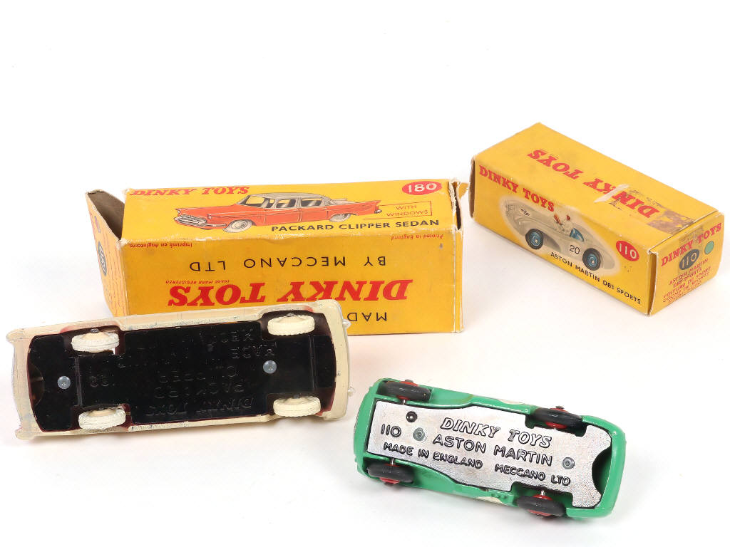 Lot 324 - DINKY TOYS (GB) (2)