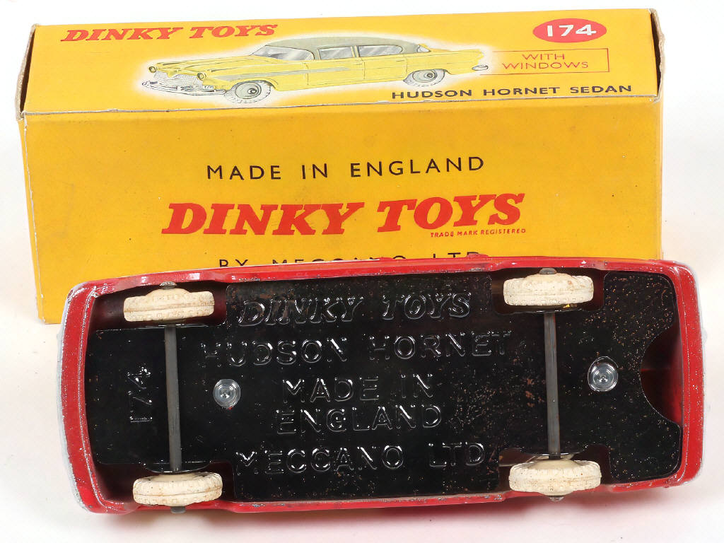Lot 315 - DINKY TOYS (GB) (1)