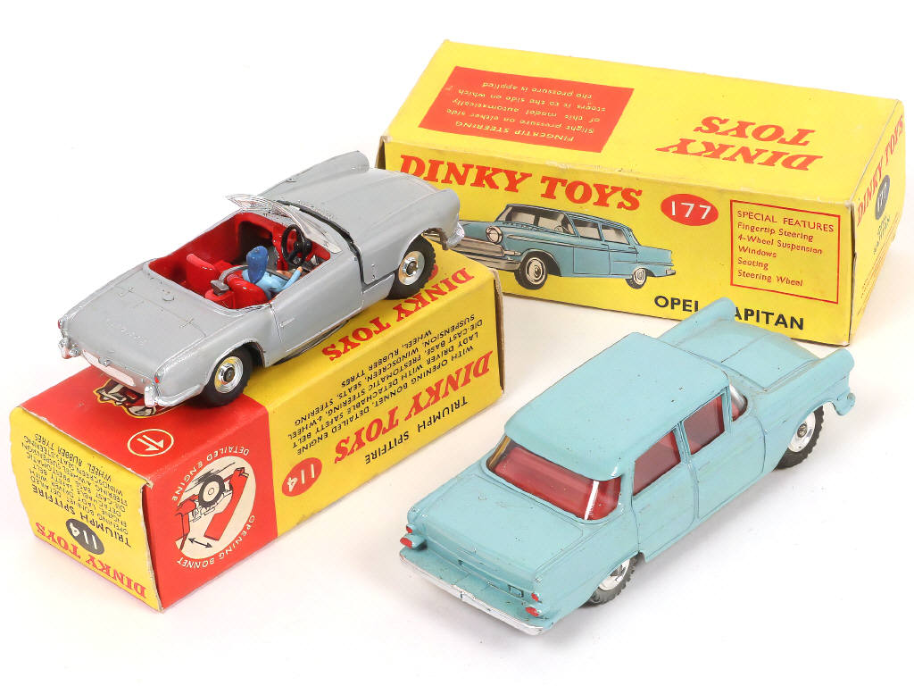 Lot 322 - DINKY TOYS (GB) (2)