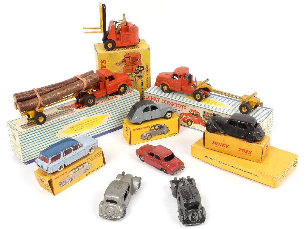 Lot 351 - DINKY TOYS (FRANCE) (10)