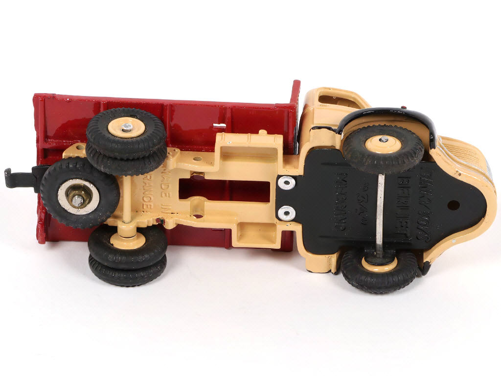Lot 346 - DINKY TOYS (FRANCE) (1)
