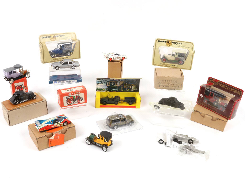 Lot 119 - DIVERS (13)