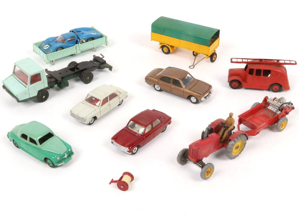 Lot 329 - DINKY TOYS (11)