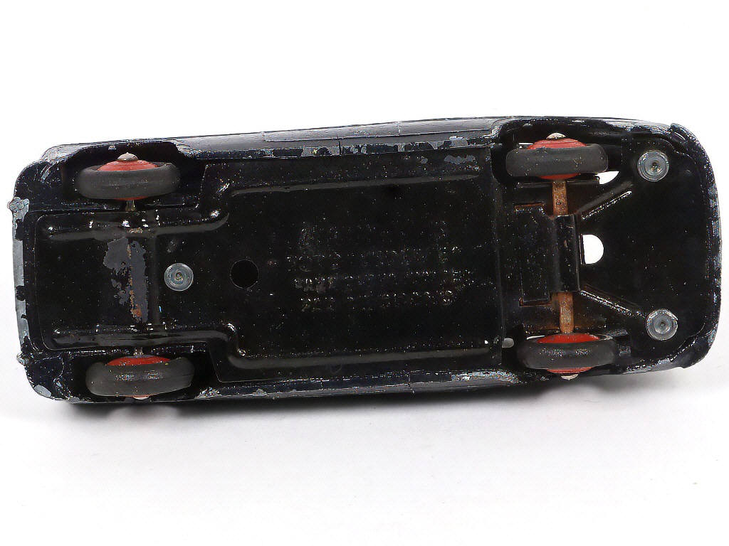 Lot 273 - DINKY TOYS (FRANCE) (1)