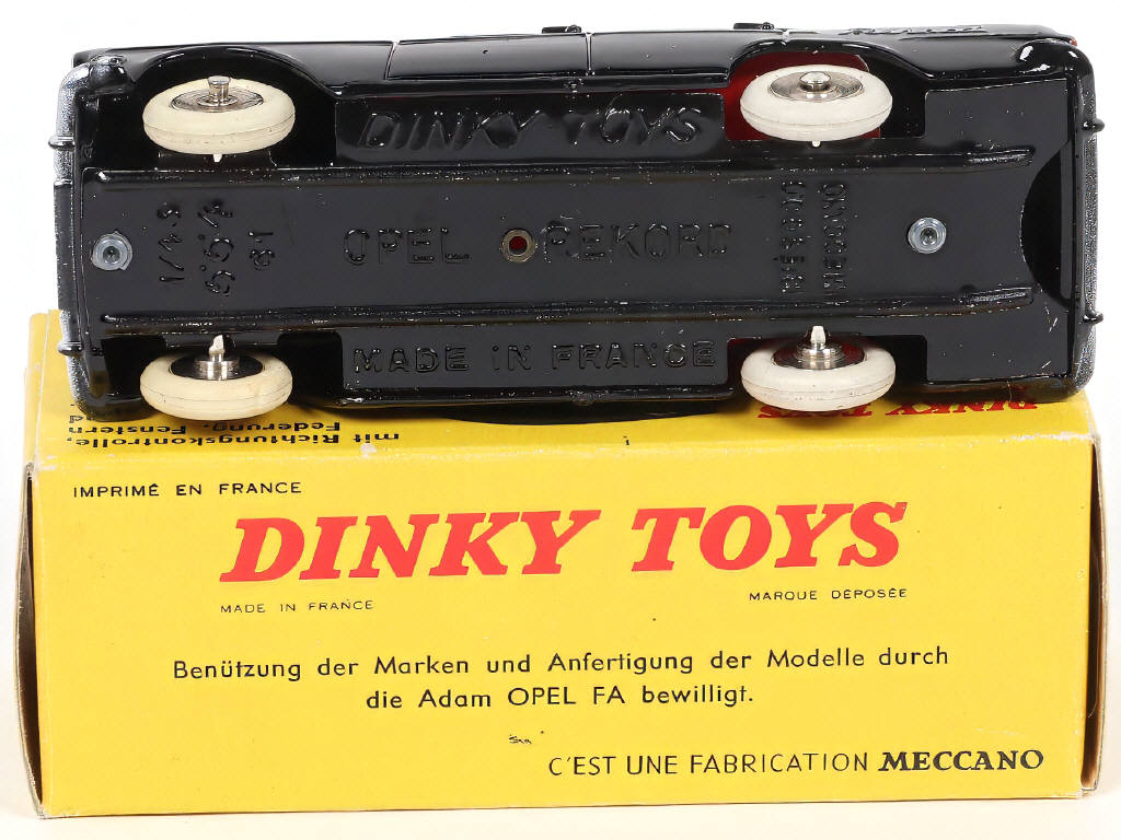 Lot 325 - DINKY TOYS (FRANCE) (1)