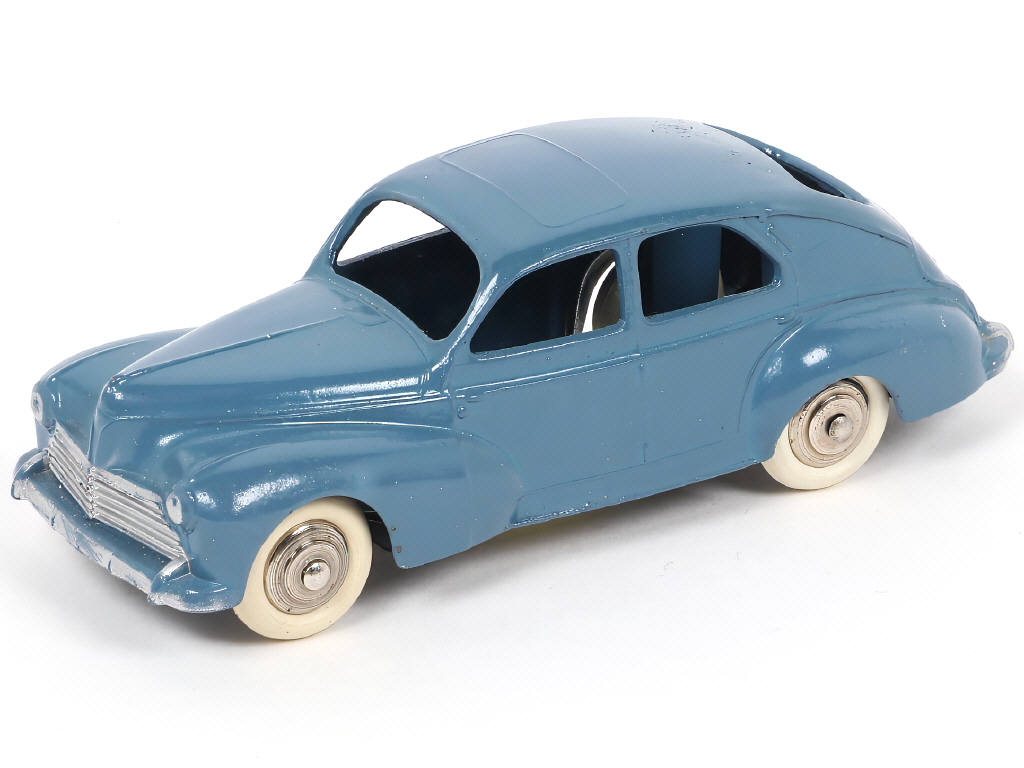 Lot 267 - DINKY TOYS (FRANCE) (1)