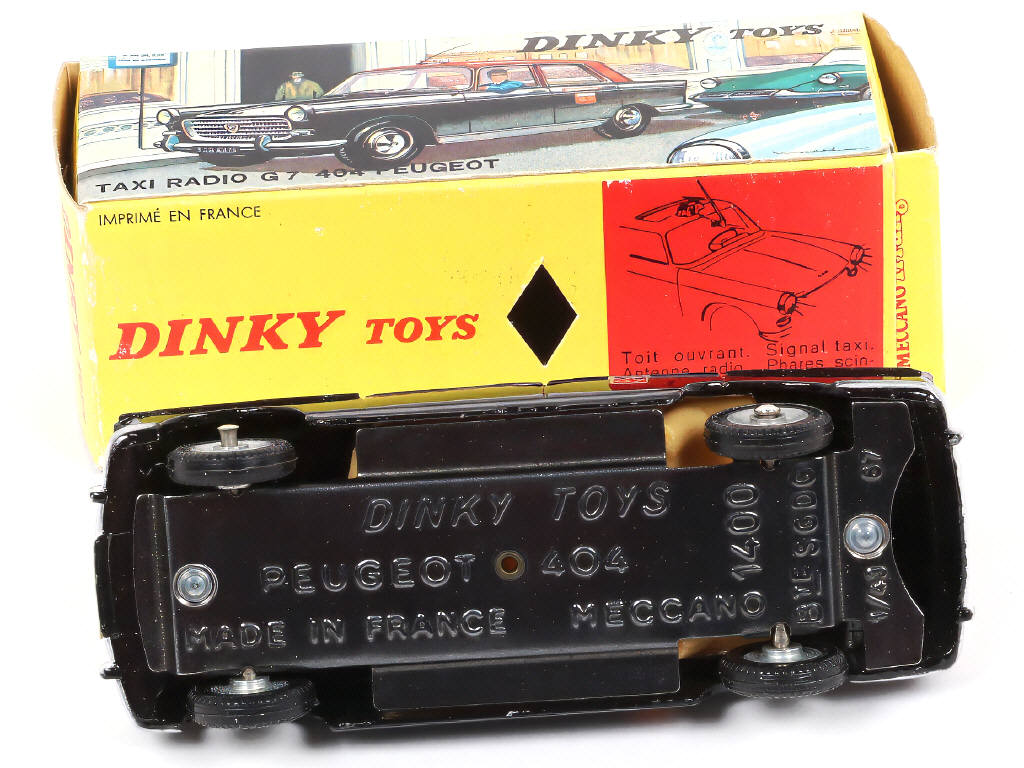 Lot 319 - DINKY TOYS (FRANCE) (1)