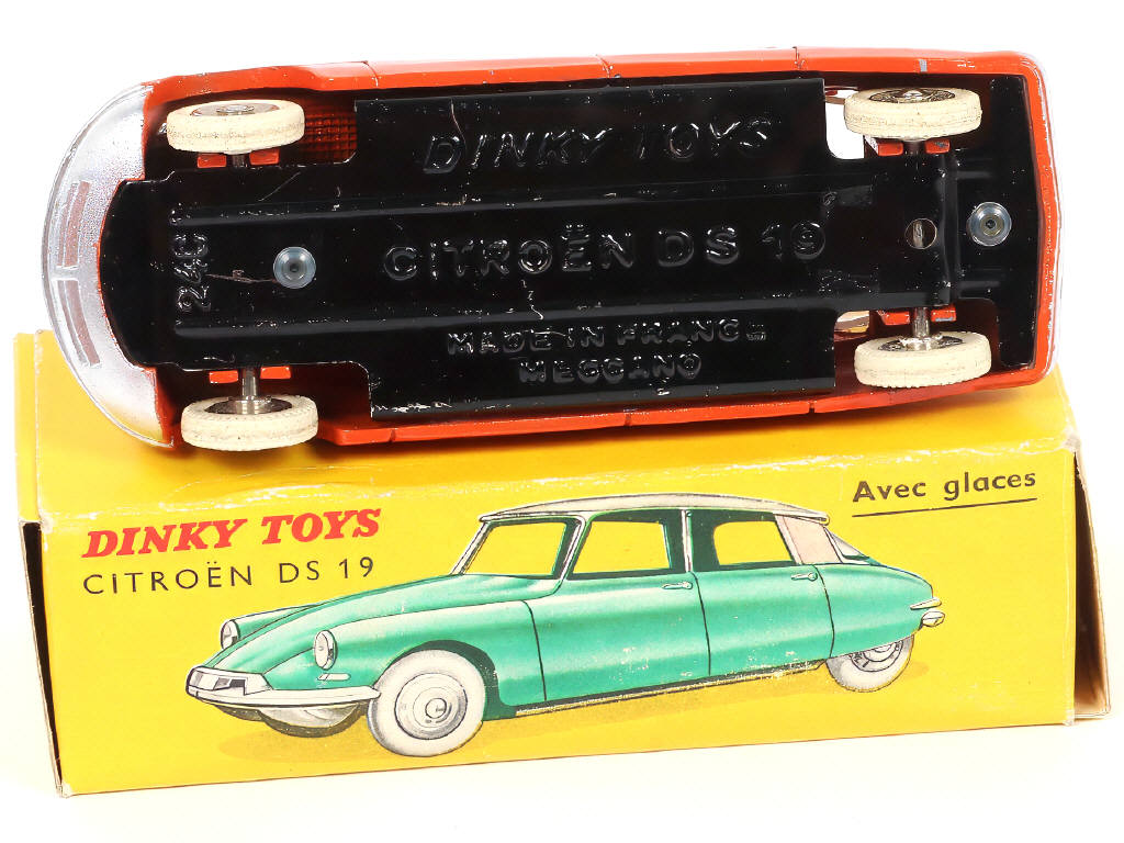 Lot 306 - DINKY TOYS (FRANCE) (1)