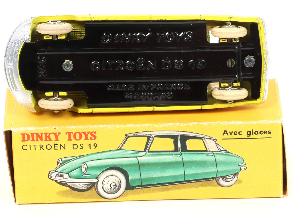 Lot 282 - DINKY TOYS (FRANCE) (1)