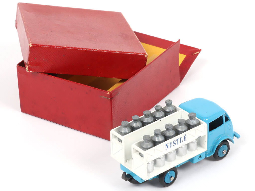 Lot 359 - DINKY TOYS (FRANCE) (1)