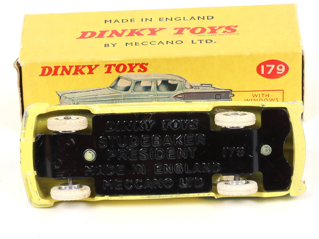 Lot 196 - DINKY TOYS (GB) (1)