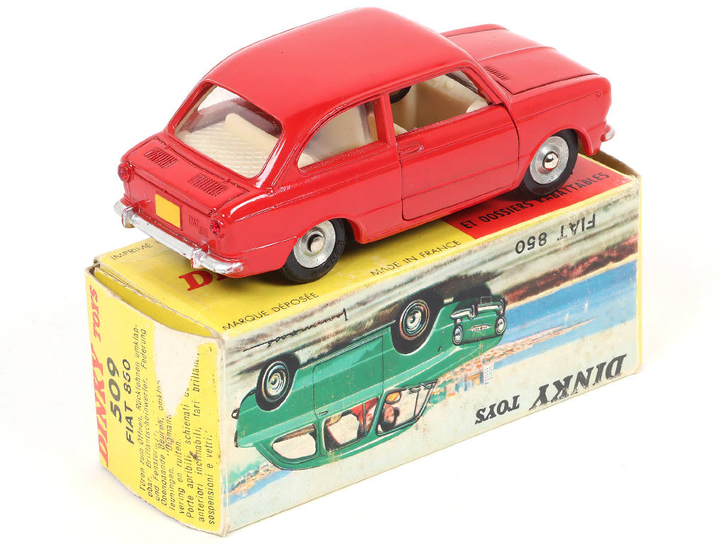 Lot 327 - DINKY TOYS (FRANCE) (1)