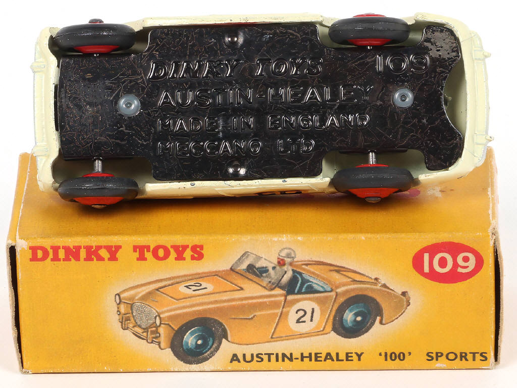 Lot 180 - DINKY TOYS (GB) (1)