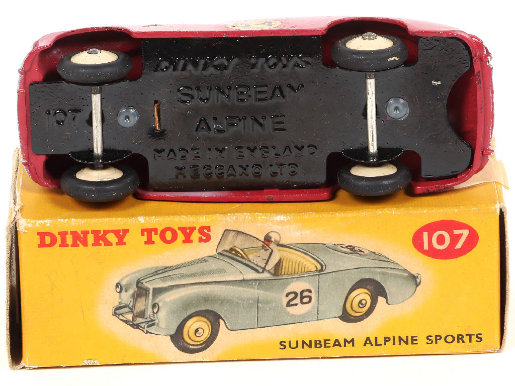 Lot 179 - DINKY TOYS (GB) (1)