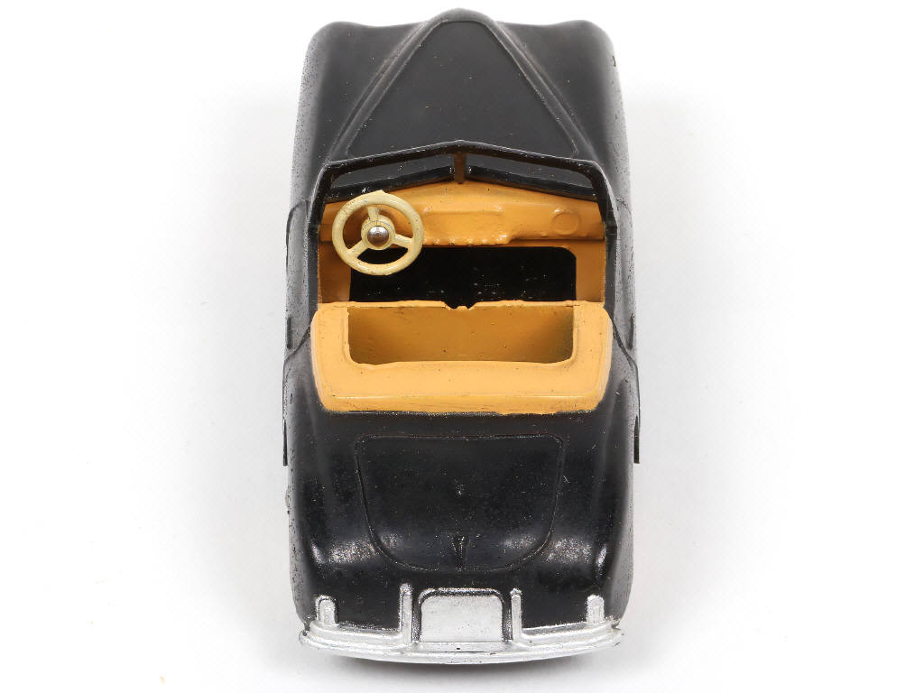 Lot 270 - DINKY TOYS (FRANCE) (1)
