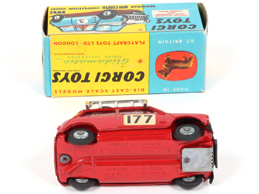 Lot 105 - CORGI TOYS (GB) (1)