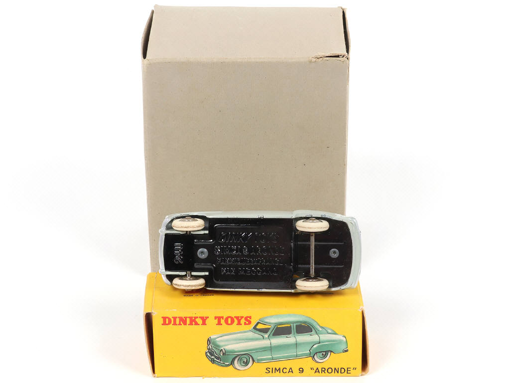 Lot 297 - DINKY TOYS (FRANCE) (2)