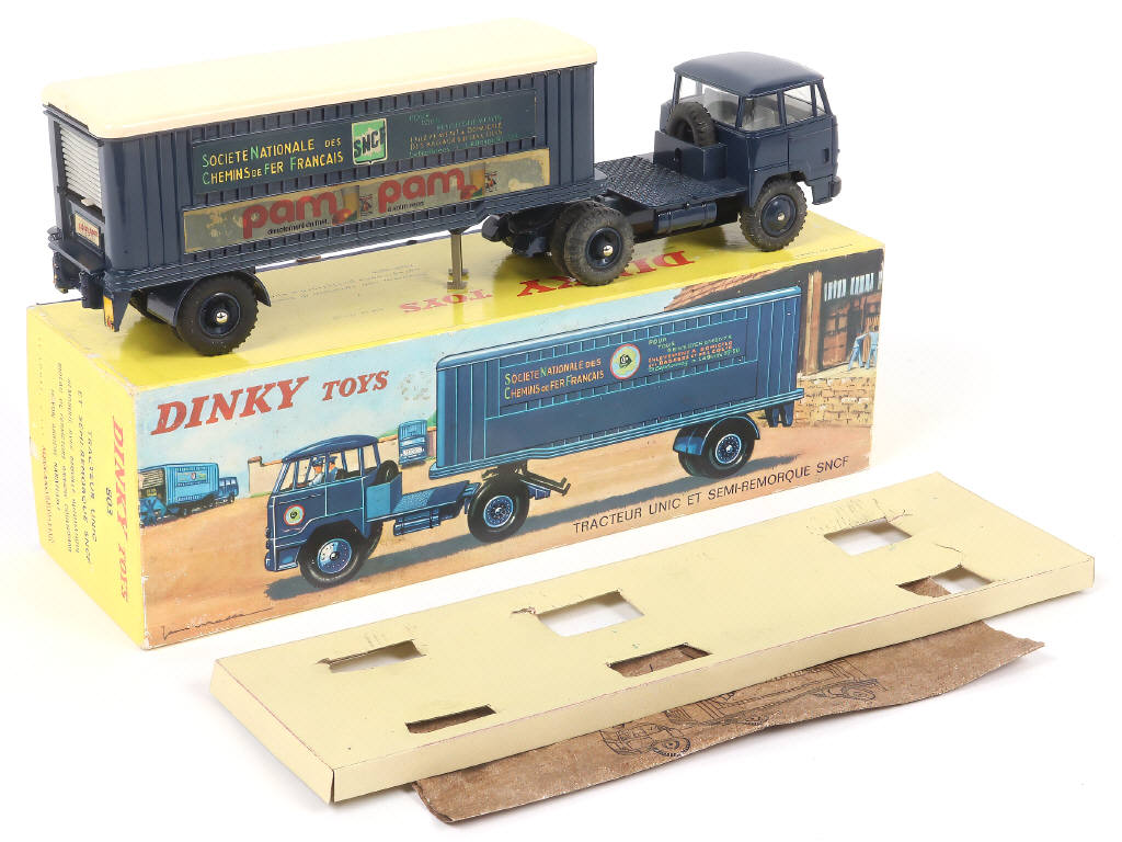 Lot 362 - DINKY TOYS (FRANCE) (1)