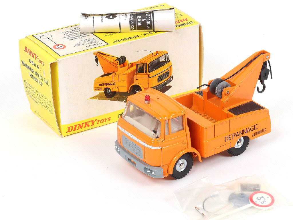 Lot 360 - DINKY TOYS (FRANCE) (1)