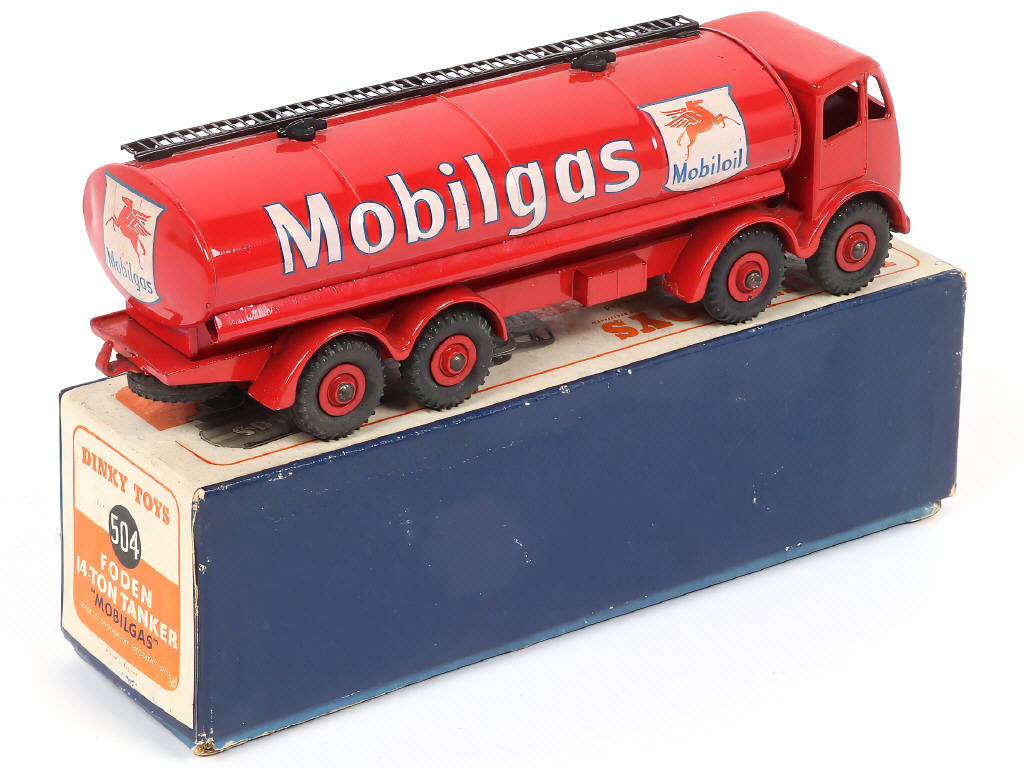 Lot 212 - DINKY TOYS (GB) (1)