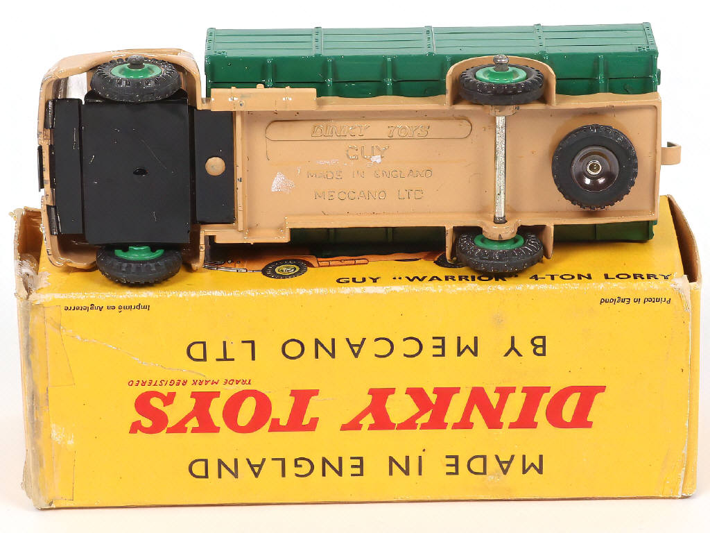 Lot 210 - DINKY TOYS (GB) (1)