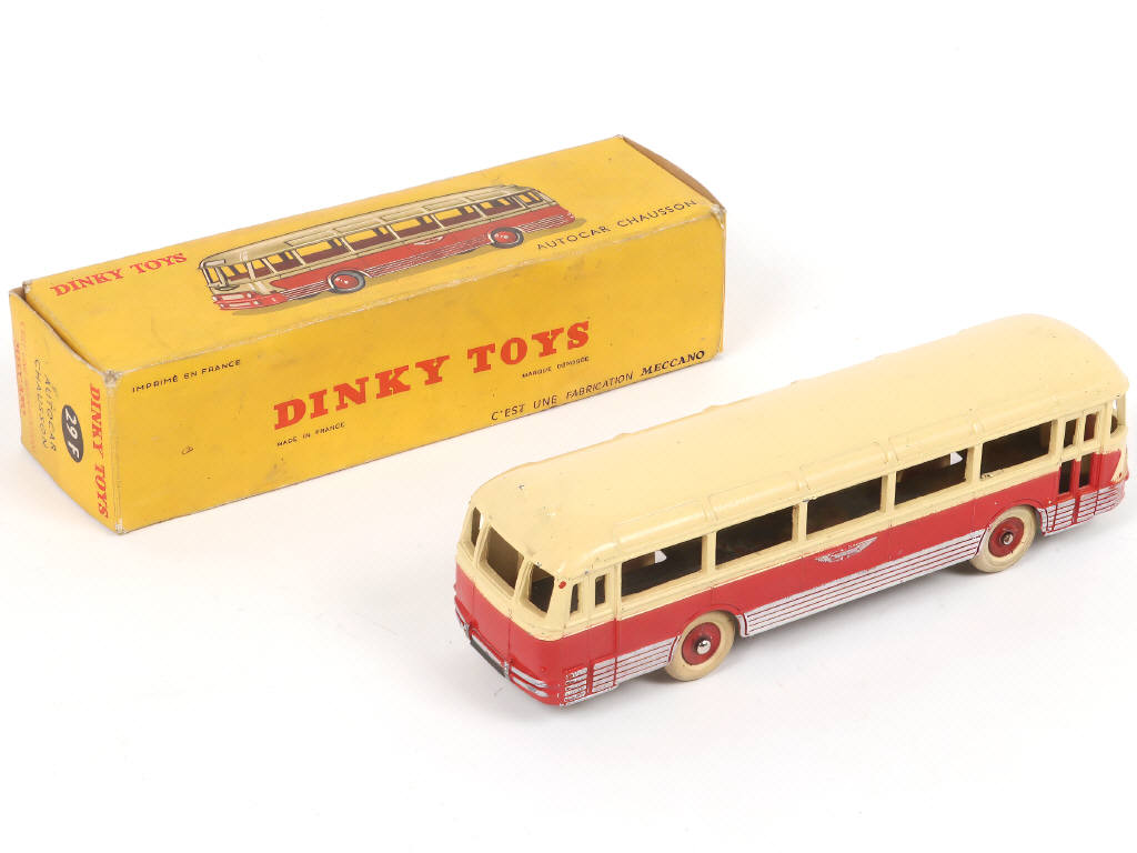 Lot 366 - DINKY TOYS (FRANCE) (1)