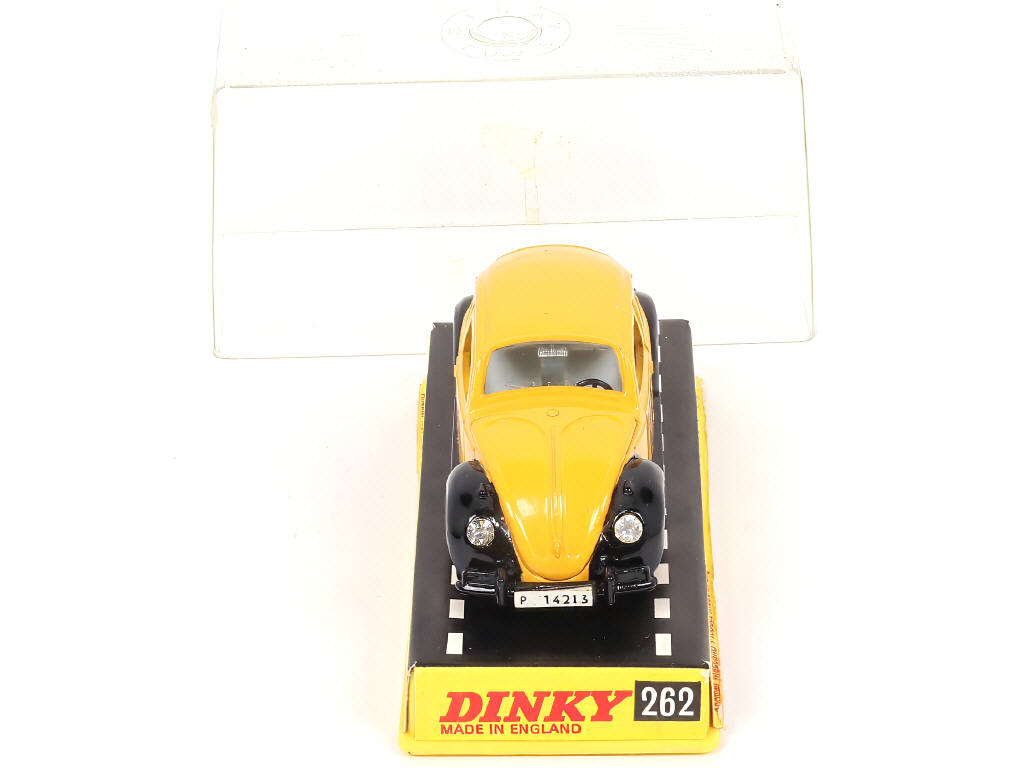 Lot 203 - DINKY TOYS (GB) (1)