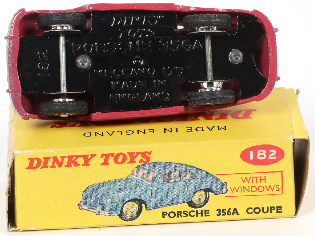 Lot 198 - DINKY TOYS (GB) (1)