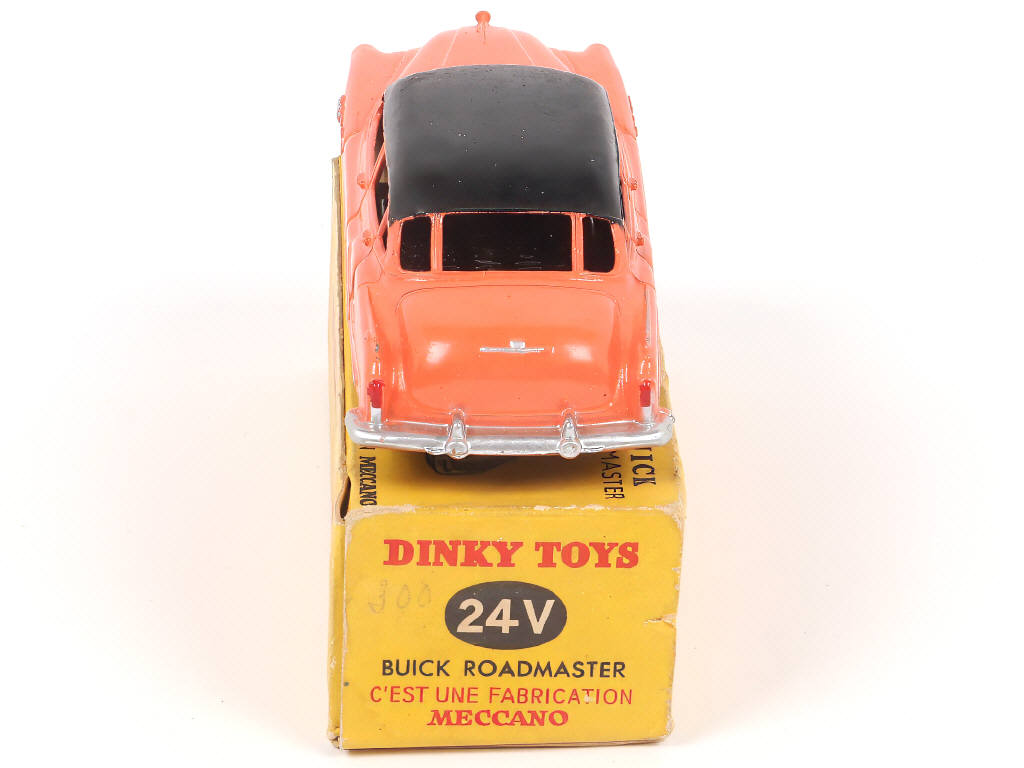 Lot 298 - DINKY TOYS (FRANCE) (1)