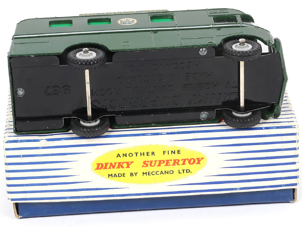 Lot 227 - DINKY TOYS (GB) (1)