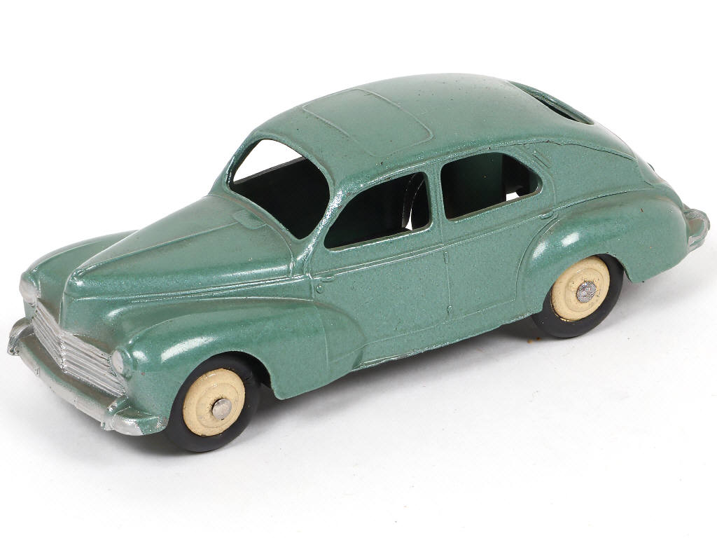 Lot 268 - DINKY TOYS (FRANCE) (1)
