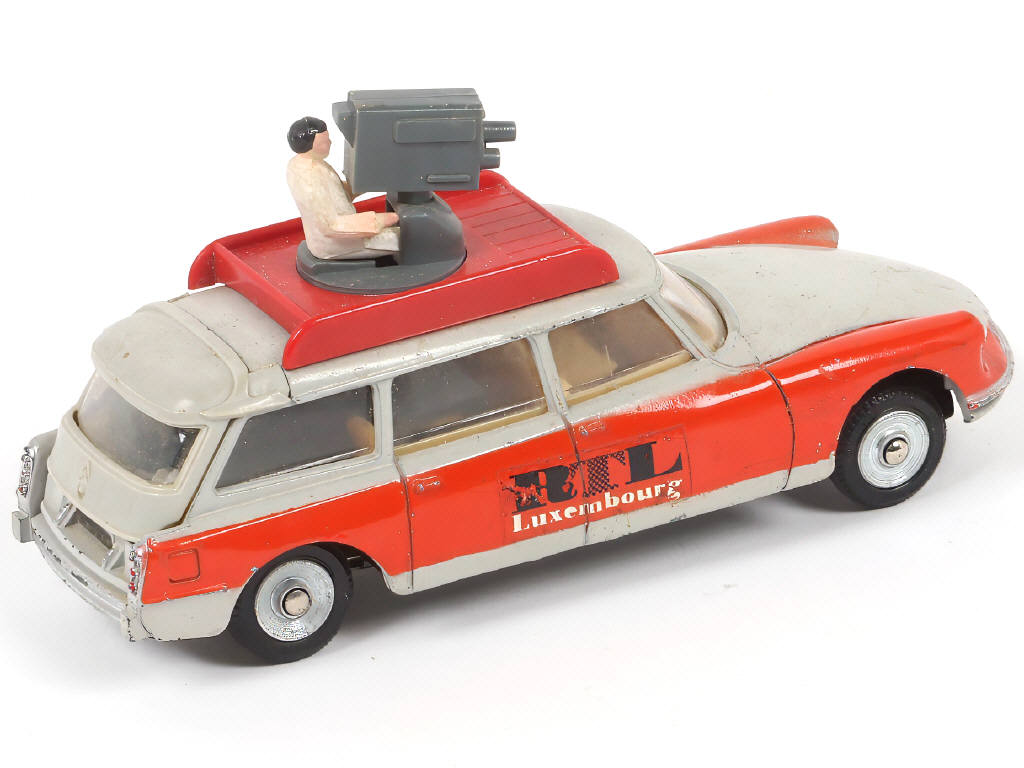 Lot 275 - DINKY TOYS (FRANCE) (1)