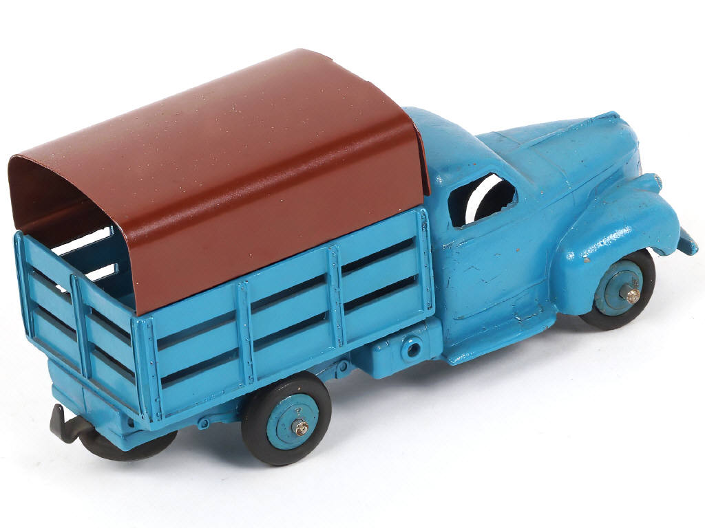 Lot 348 - DINKY TOYS (FRANCE) (1)