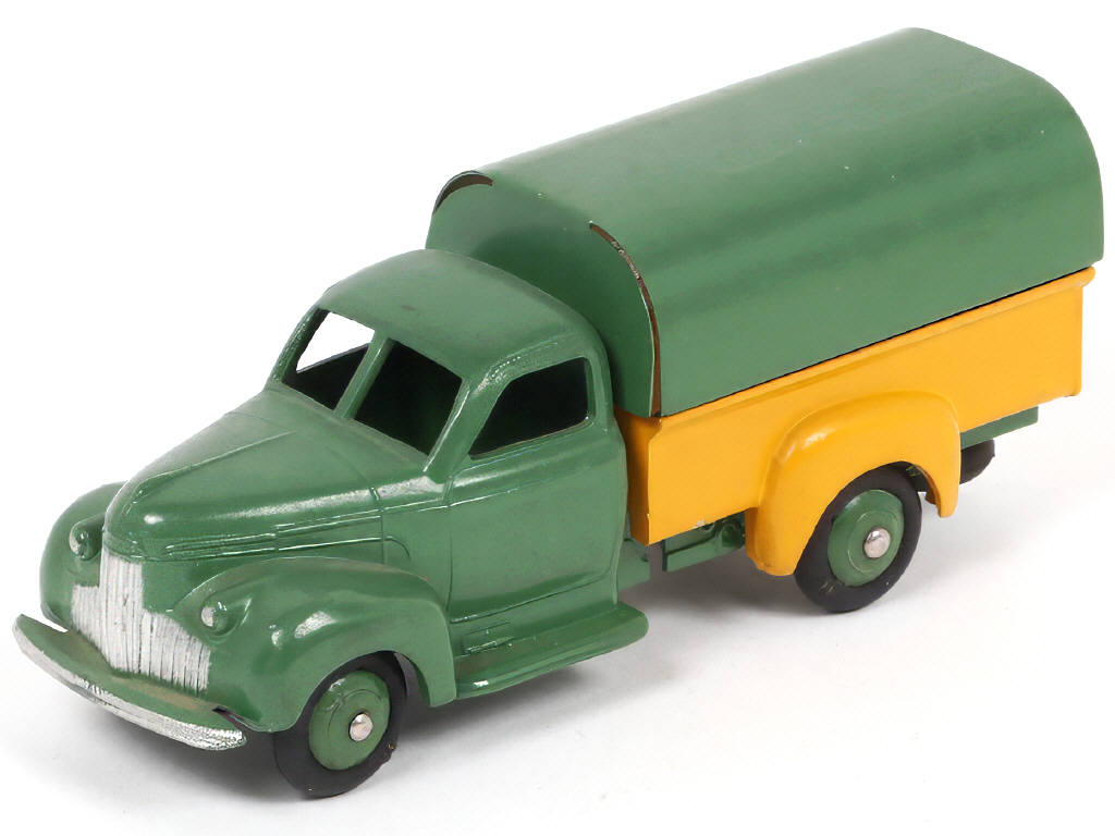 Lot 351 - DINKY TOYS (FRANCE) (1)