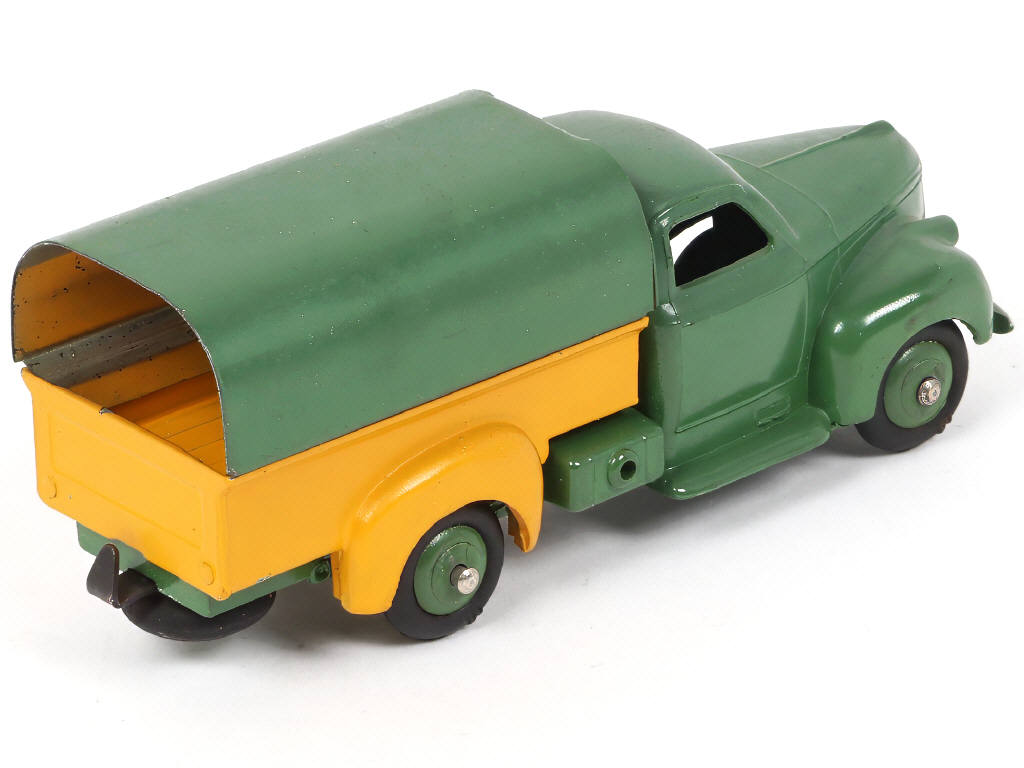 Lot 351 - DINKY TOYS (FRANCE) (1)