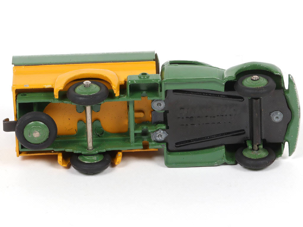 Lot 351 - DINKY TOYS (FRANCE) (1)