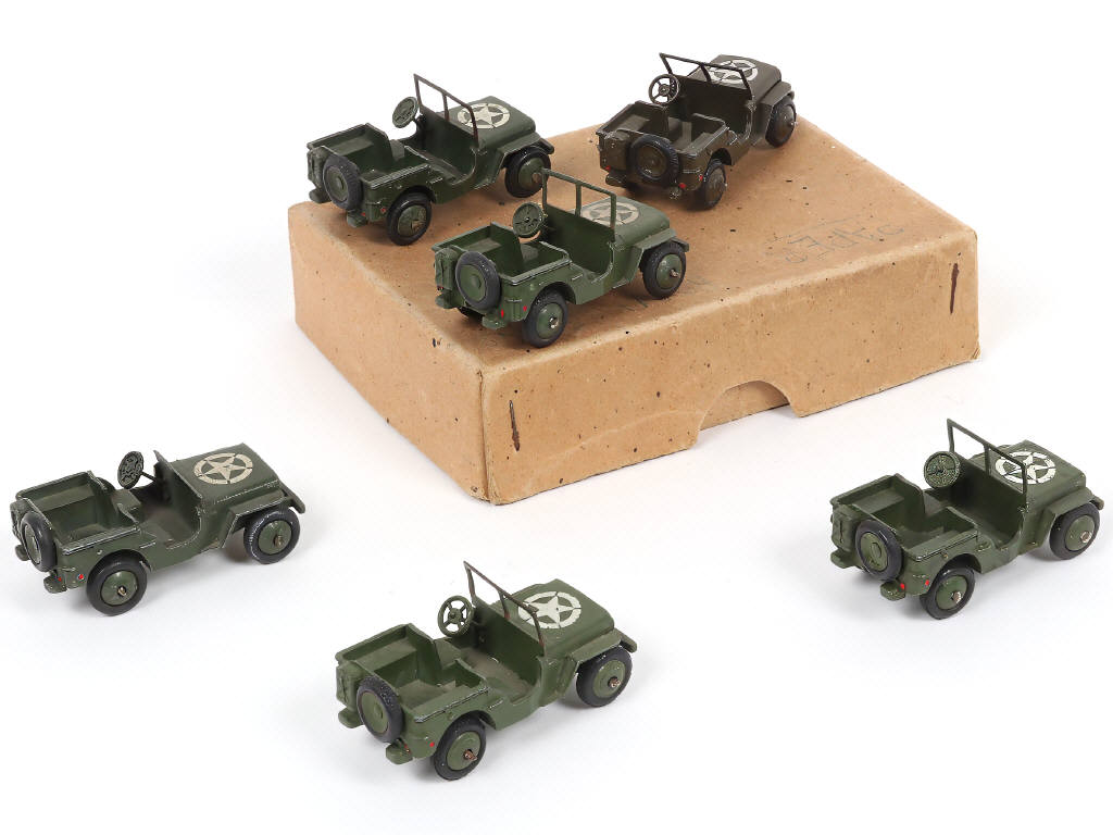 Lot 157 - DINKY TOYS (GB) (1)