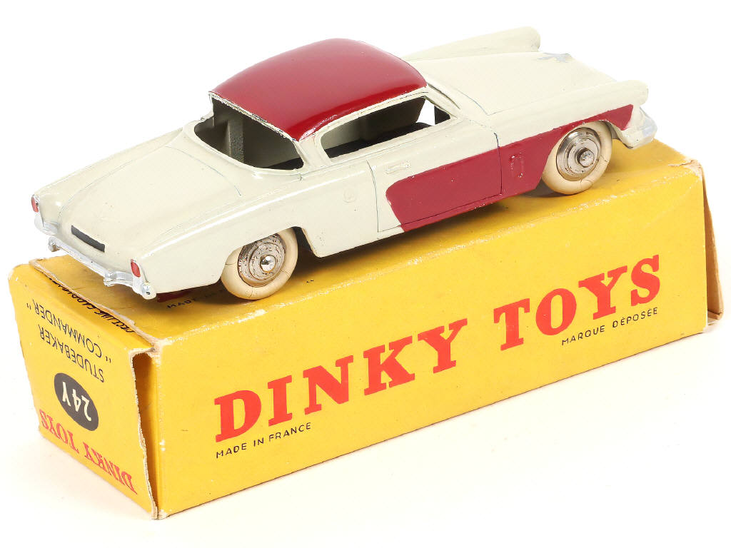 Lot 301 - DINKY TOYS (FRANCE) (1)