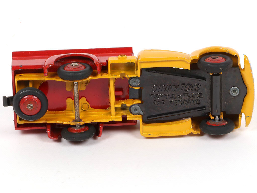 Lot 350 - DINKY TOYS (FRANCE) (1)