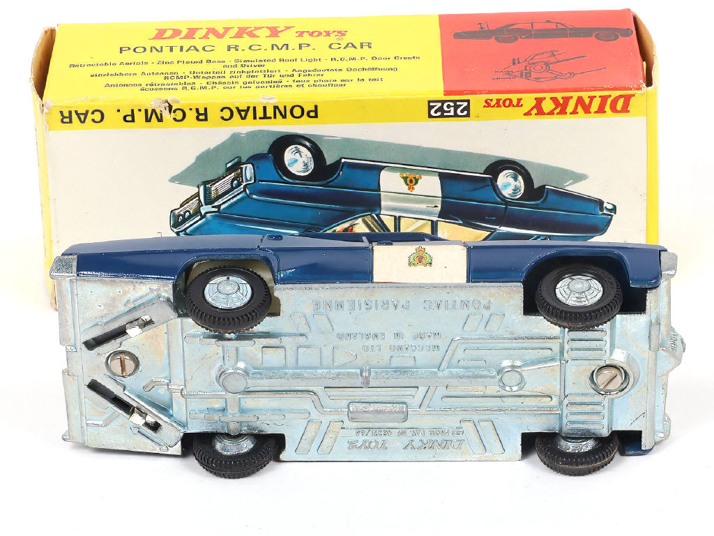 Lot 201 - DINKY TOYS (GB) (1)