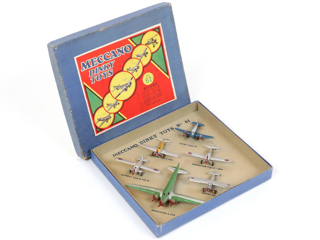Lot 369 - DINKY TOYS (FRANCE) (1)