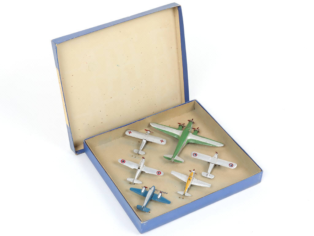 Lot 369 - DINKY TOYS (FRANCE) (1)