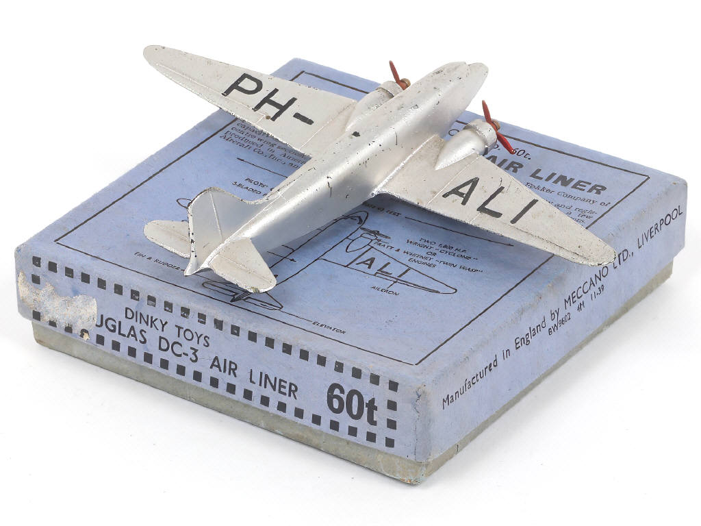 Lot 242 - DINKY TOYS (GB) (1)