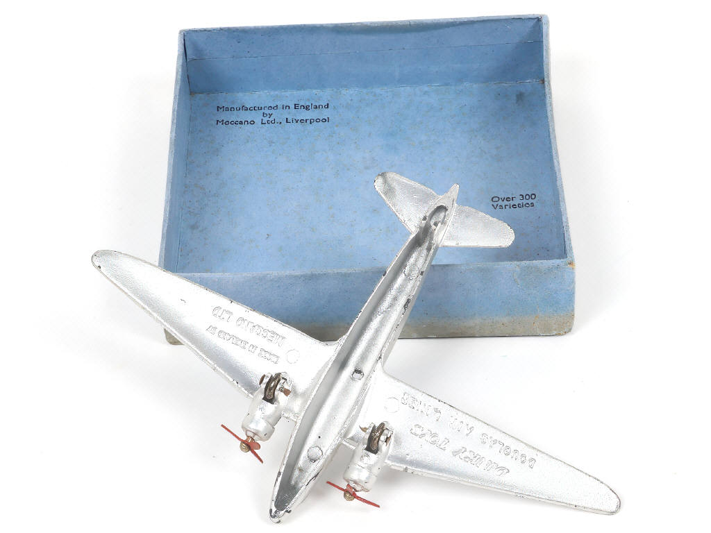 Lot 242 - DINKY TOYS (GB) (1)